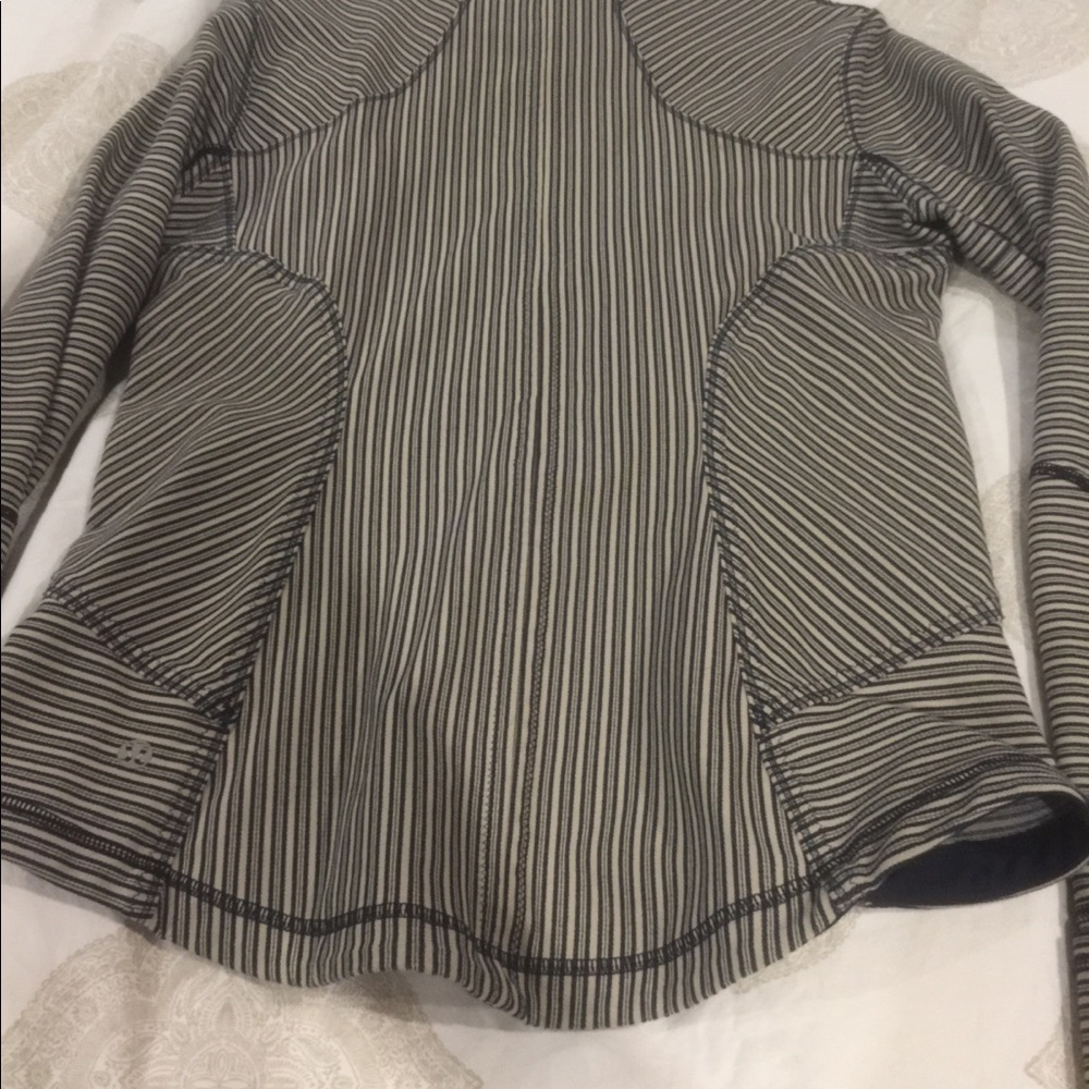 Lululemon jacket - Picture 4 of 6